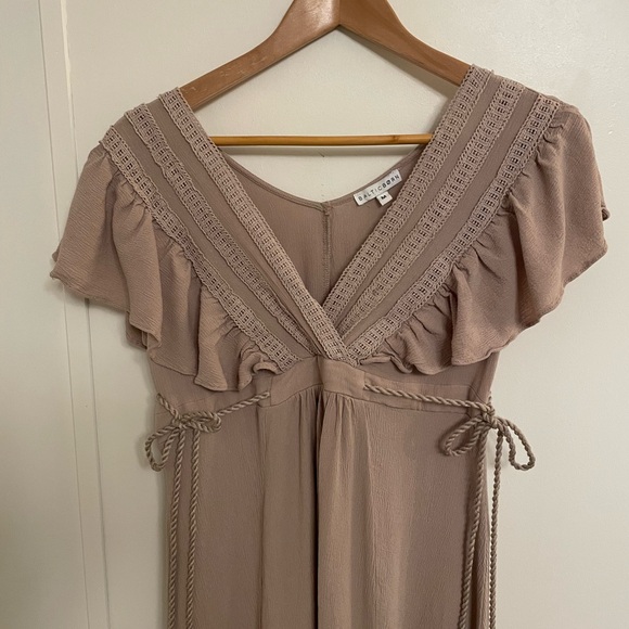 Baltic Born Jennifer Sand  Midi Dress V Neck Boho Size M Flutter Sleeved - Picture 6 of 12